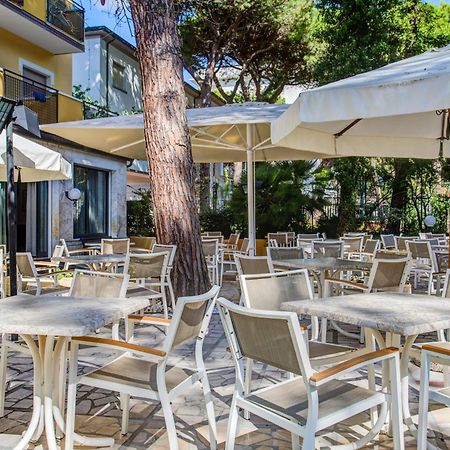 Hotel Majorca Milano Marittima Exterior photo