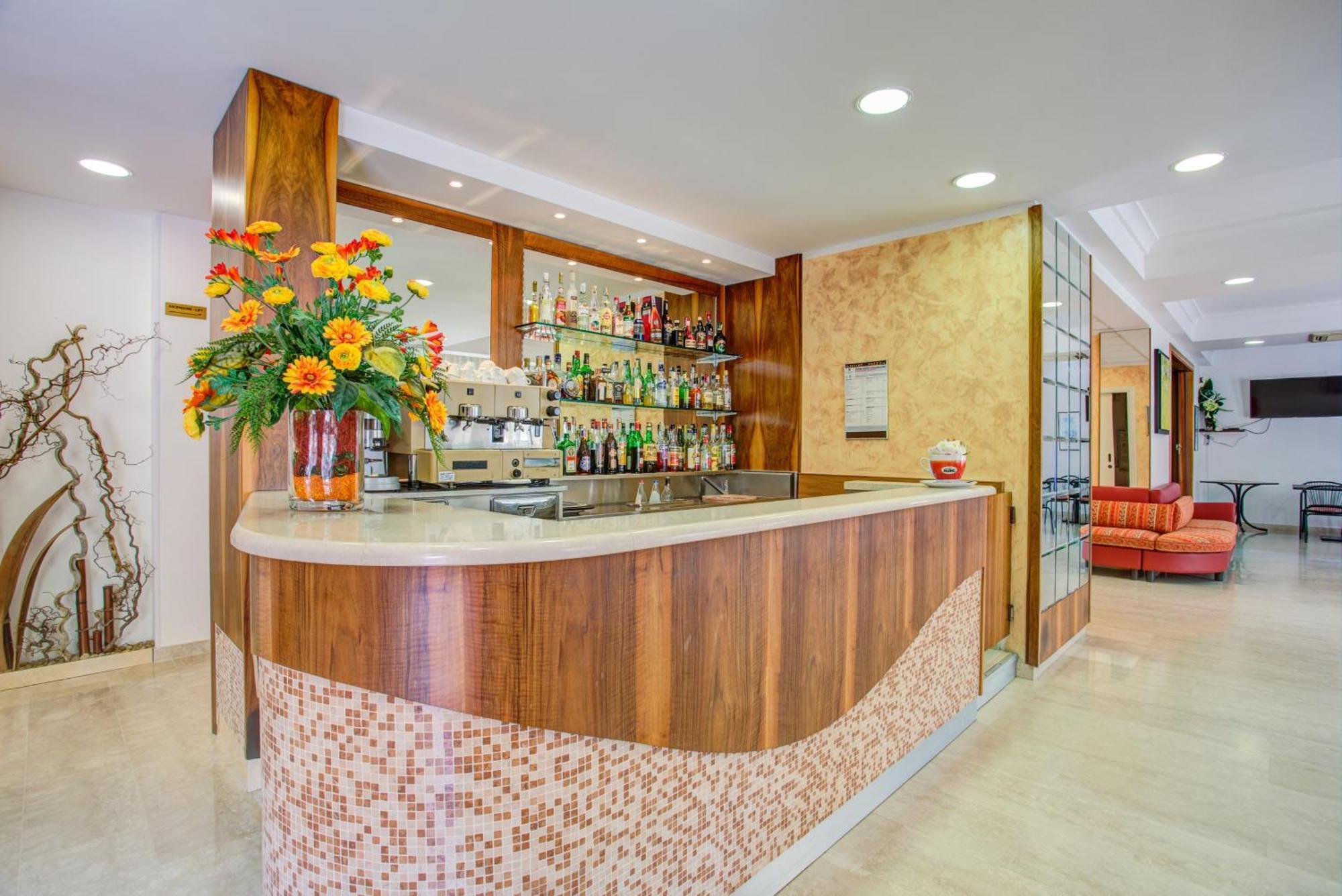 Hotel Majorca Milano Marittima Exterior photo